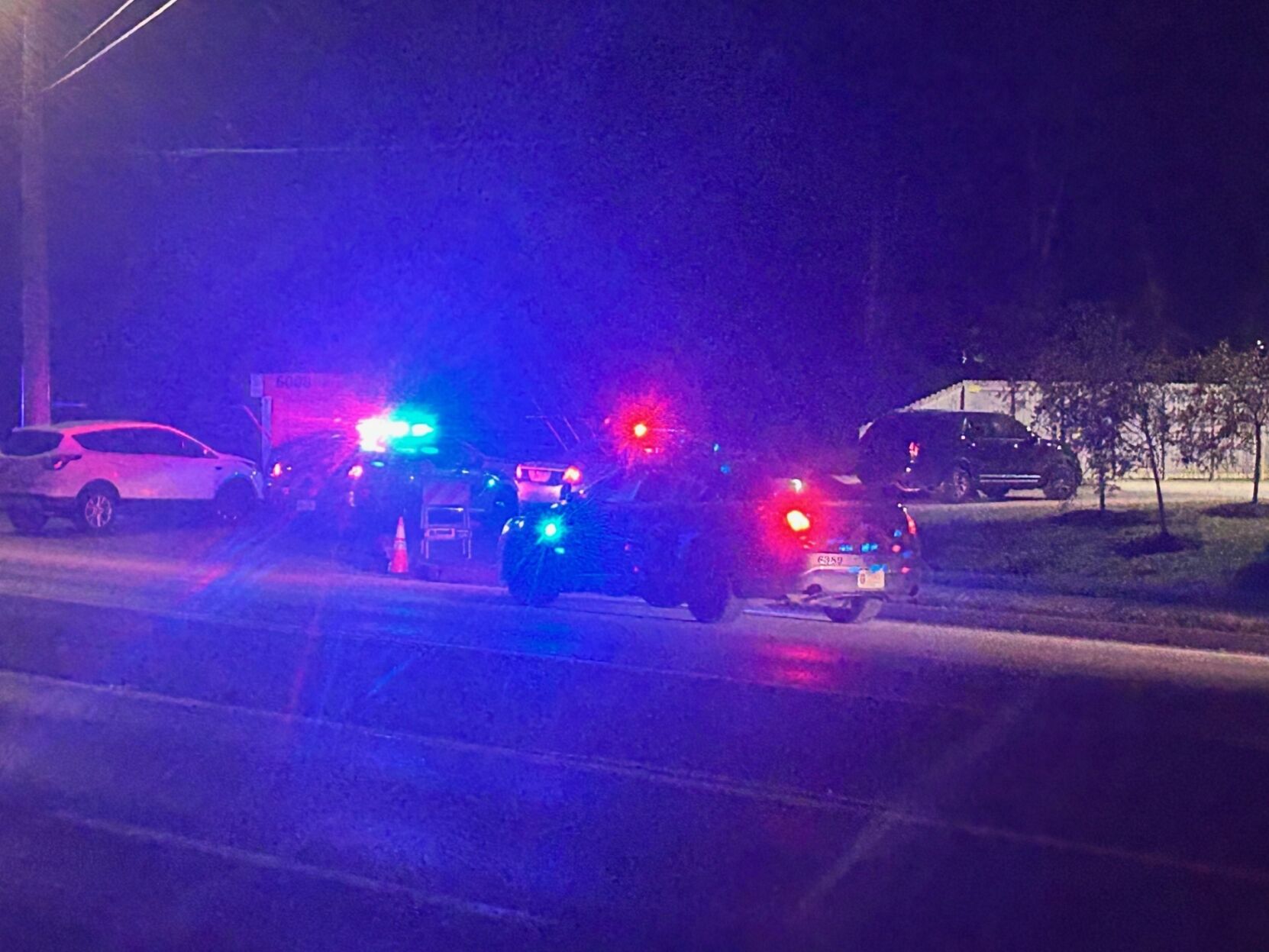 Man dead after shooting in Louisville's Fairdale neighborhood Monday night, police say
